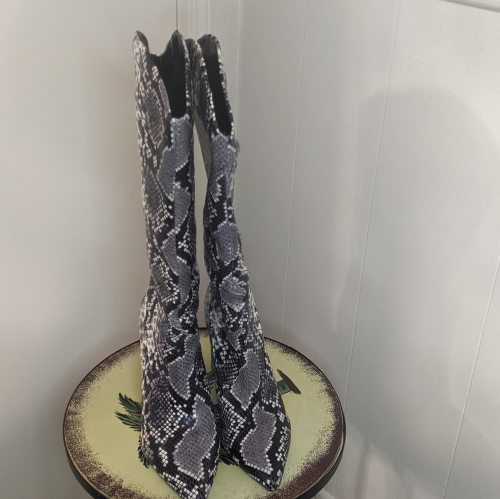 Marc Fisher Snakeskin boots womens